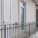 Guesthost - Carlotta & Ginevra Bright Flats Near The Hospital Daire *